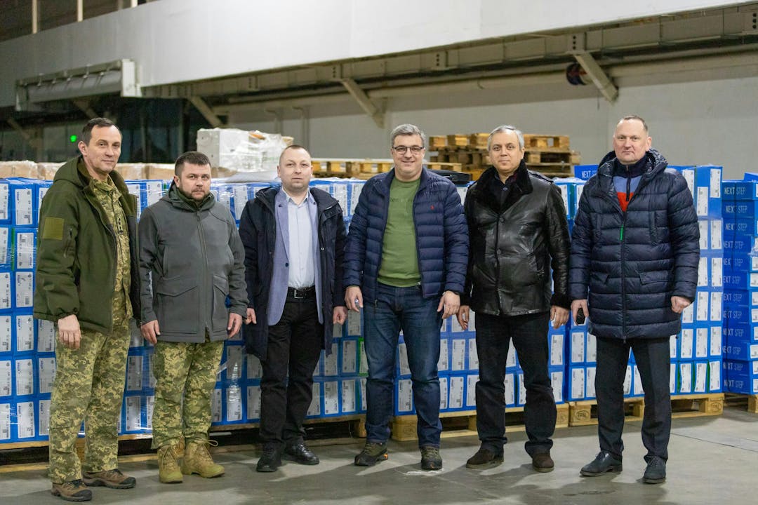 Гуманітарний штаб Києва отримав понад 3 тисячі пар взуття від німецьких партнерів. Допомога призначена для військових і працівників комунальних служб міста.